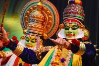 Kathakali, Performance Of Kerala
